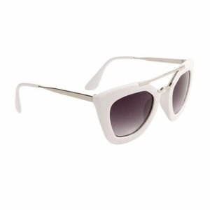 GOTTA GO WOMEN'S SUNGLASSES WHITE AND SILVER FRAME WITH BLACK LENS